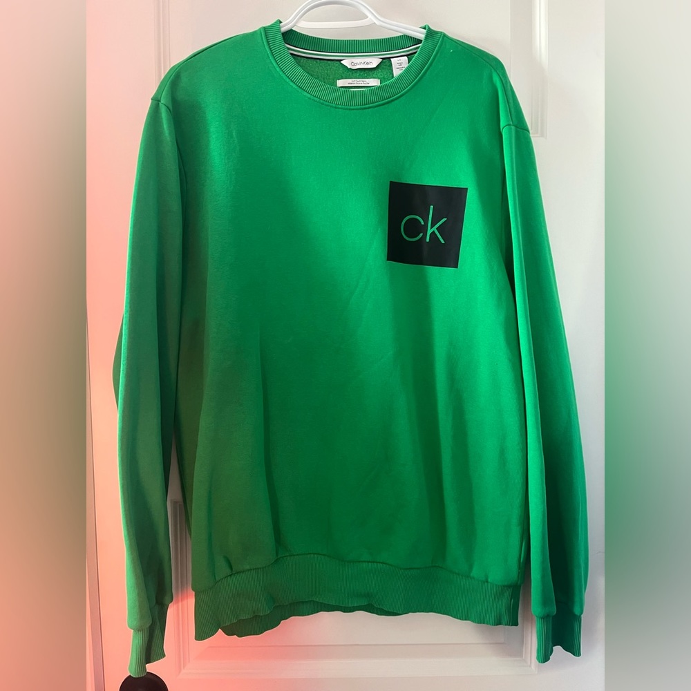 NWOT: Calvin Klein Long Sleeve Crewneck Sweater